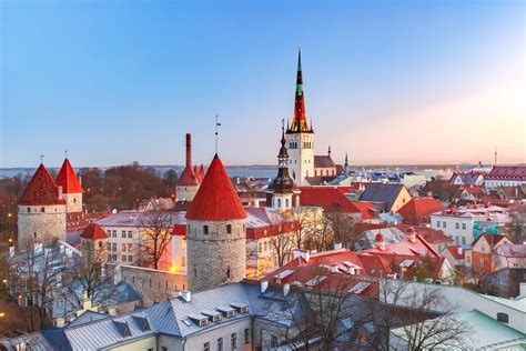 Tallinn é A Cidade Medieval Mais Preservada Da Europa Um Verdadeiro