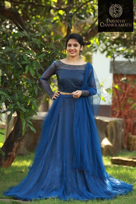 With the wedding season in full swing, you must be updating your wardrobe with trendy and stylish ethnic dresses. Pin by 🖤MaRiA🖤 on Designer Lehengas | Simple gowns, Kerala ...
