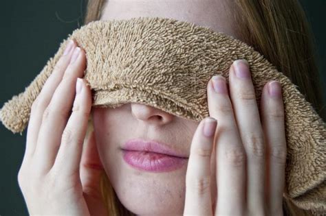 Home Remedies To Treat Dry Eyelids