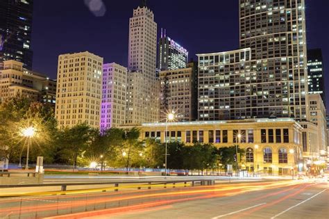 Premium Photo Traffic Lights Through Downtown Of Chicago