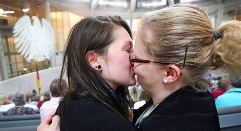 Wo In Europa Die Gleichgeschlechtliche Ehe Erlaubt Ist Nzz
