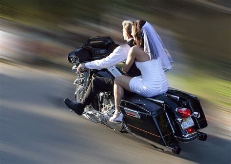 Biker Hochzeit Jetzt Wird Es Rockig Heiraten Mit Brautde
