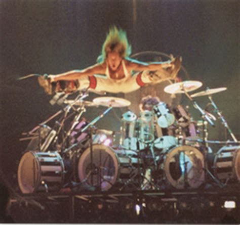 Featuring steve vai, billy sheehan, gregg bissonnette. David Lee Roth Archives - Screamer Magazine