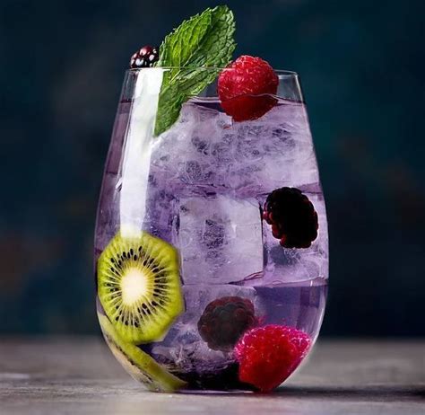 10 Purple Cocktails That Are Simply Out Of This World Gin Kin Gin Cocktail Recipes Purple