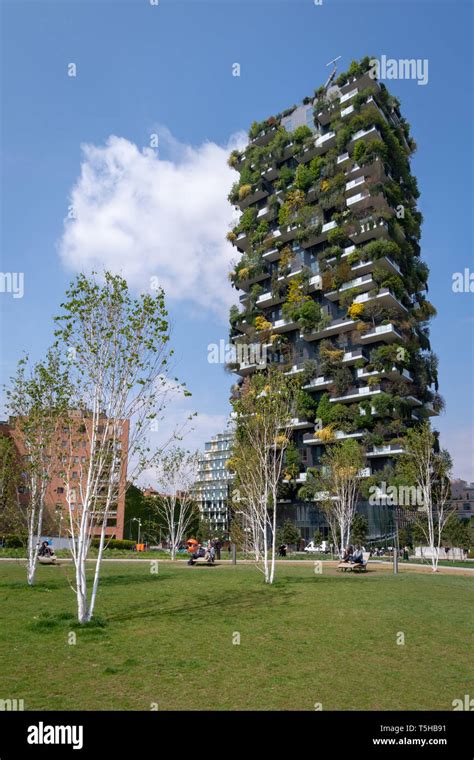 The Vertical Forest Bosco Verticale Skyscraper In Porta Nuova