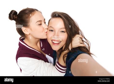 adolescent embrasser adolescente banque de photographies et d images à haute résolution alamy