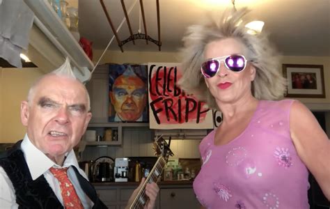 Watch Toyah Willcox And Robert Fripp Cover Hole’s ‘celebrity Skin’ Electronics Shop