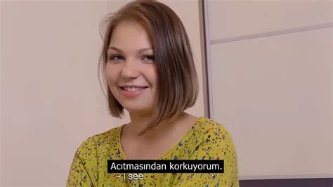 Genç Kız Hayatında İlk Kez Sikişiyor Türkçe Altyazılı ELİTE PORNO