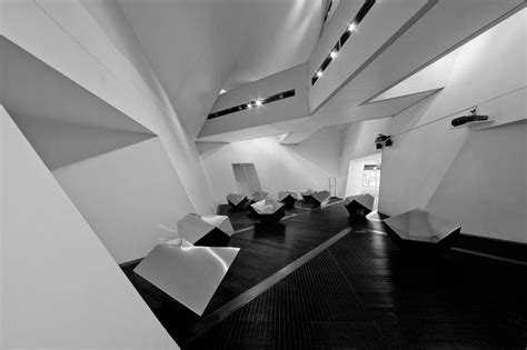 royal ontario museum rom one of the coolest rooms at the museum very futuristic almost looks