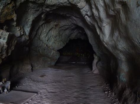 Pak Ou Caves 7 1024×768 Cave Drawings Dark Cave Fantasy Landscape