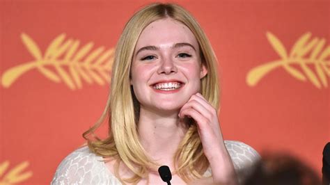 Elle Fanning Debuts New Rose Pink Hair See The Transformation Entertainment Tonight