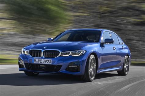 Functions may vary depending on smartphone model. BMW 3 Series Leads Out as the 2019 Car of the Year | Man ...