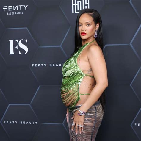 Schwangere Rihanna Setzt Ihren Babybauch Gekonnt In Szene