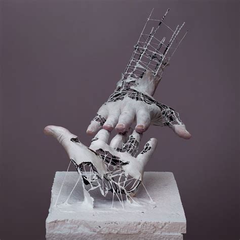 Surreal And Realistic Physical Fragment Sculptures Wire Sculpture