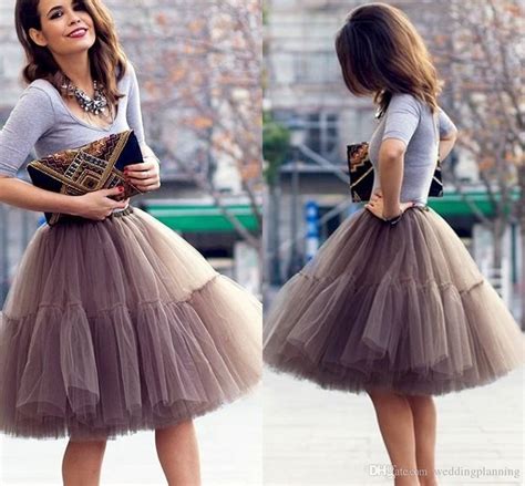 2017 Cute Short Skirts Young Ladies Knee Length Women