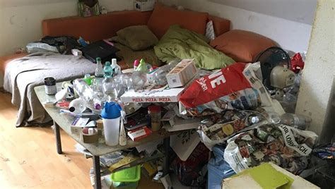 Der verwesungsgeruch war dadurch bereits im stiegenhaus stark wahrnehmbar, schilderte eine sprecherin des gesundheitsdienstes. Messie-Wohnung entrümpeln, aufräumen & reinigen zu fairen ...