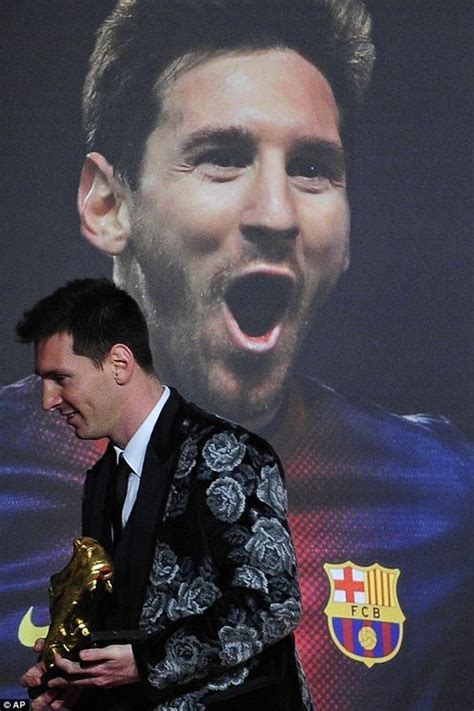 photos barcelona striker lionel messi receives golden shoe as europe s top scorer passnownow