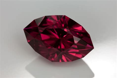 Rhodolite Garnet Is A Raspberry Red Purplish Red Mineral Pyrope A