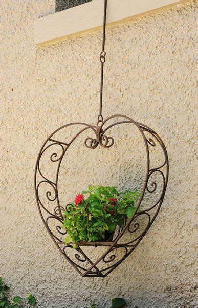 The Complete Garden:: Hanging Heart Plant Holders | Hanging plants, Hanging flower arrangements ...