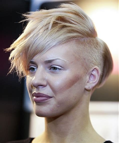 30 Edgy Short Hairstyles For Women To Be The Trendsetter
