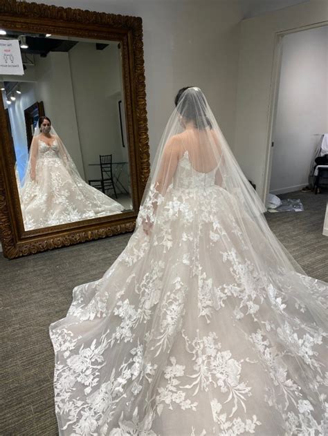 Monique Lhuillier Maeve New Wedding Dress Save 20 Stillwhite