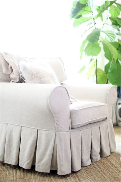 See more ideas about diy sofa, furniture, interior. How to DIY Slipcovers / Sofa Covers for Cheap and Easy
