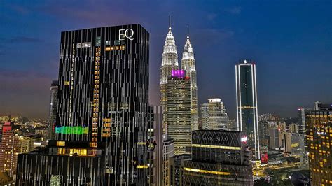 The 2015 government census estimated the population of kuala lumpur to be around 1.7 million people within the city proper. 15 things you should experience in Kuala Lumpur