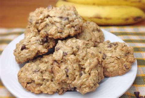 No oil, no flour, no eggs, no sugar. Chewy Low Fat Banana Nut Oatmeal Cookies - 1K Recipes!