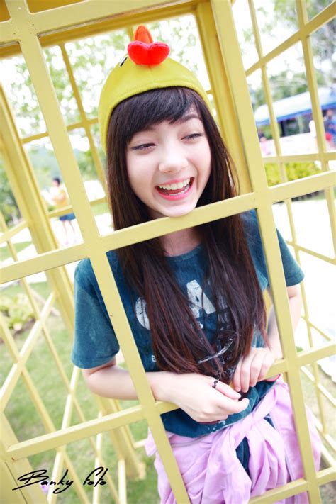 ผลงานล่าสุด:เพลงชักดิ้นชักงอ single แรกจาก พลอยชมพู (jannina w) ผลงานละครเรื่องแรก บัลลังก์เมฆ รับบท วิรินทร์. ใหม่ล่าสุด!! ภาพน้องพลอยชมพู @ สวนผึ้ง ราชบุรี | Dek-D.com
