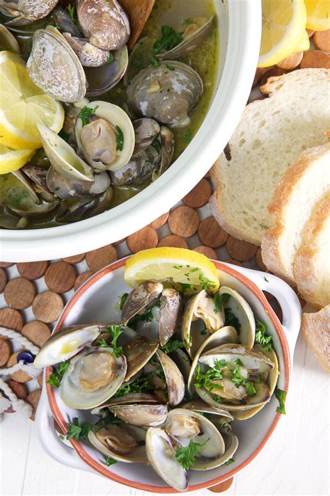 Steamed Clams With Garlic Butter Sauce The Suburban Soapbox