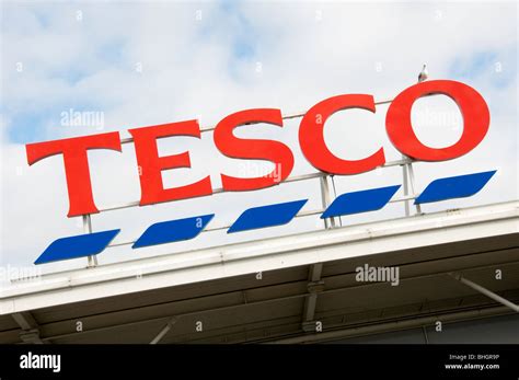 Hypermarket Tesco Hi Res Stock Photography And Images Alamy