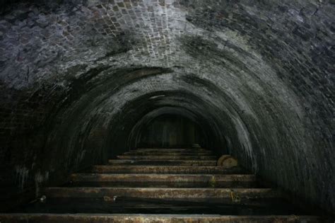 Odditiesoflife Londons Camden Catacombs Deep Beneath The Streets Of