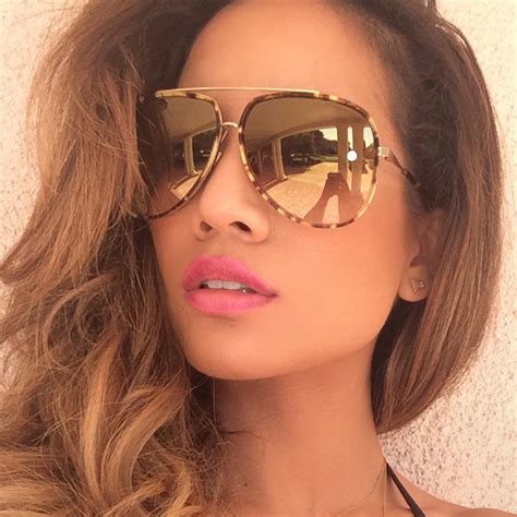Suitable and flattering for all face shapes and sizes, these frames are always in style gold purple mirror. Oversized Mirrored Sunglasses | TopSunglasses.net