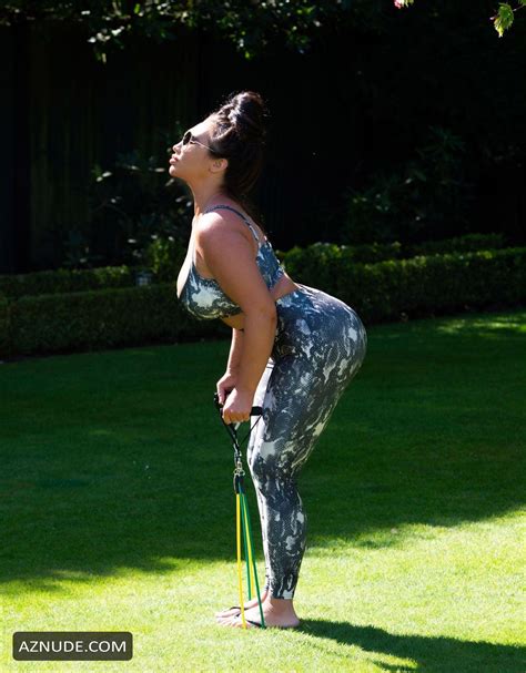 Lauren Goodger Seen Having An Early Morning Workout With Resistance