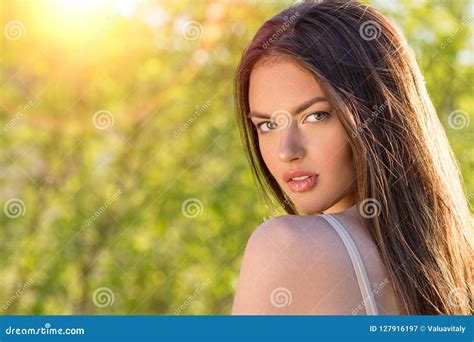 Closeup Of Girl Posing Outside In Nature On A Sunny Day Stock Image Image Of Attractive Halo