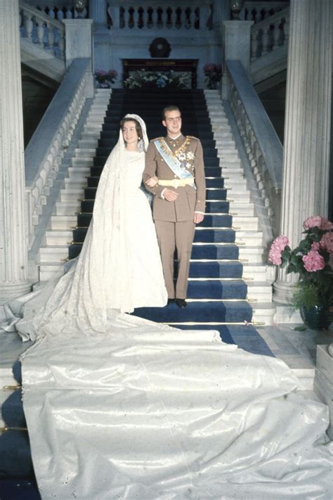 The Most Iconic Royal Wedding Gowns Of All Time In 2020 Royal Wedding