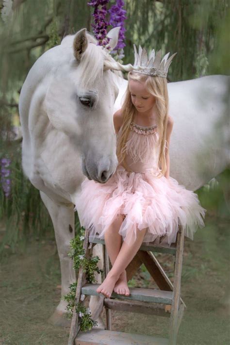 This Photographer Makes Unicorns Real Horse Girl Photography Unicorn