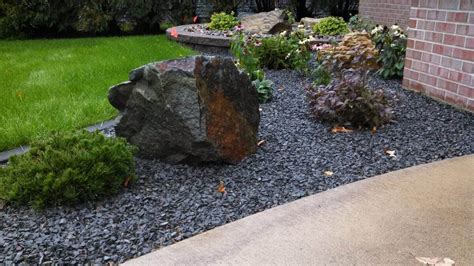 6 Tips For Using Black Mulch In Landscaping Landscaping With Boulders