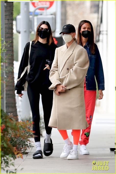 Kendall Jenner Hailey Bieber And Joan Smalls Meet Up For Lunch And A