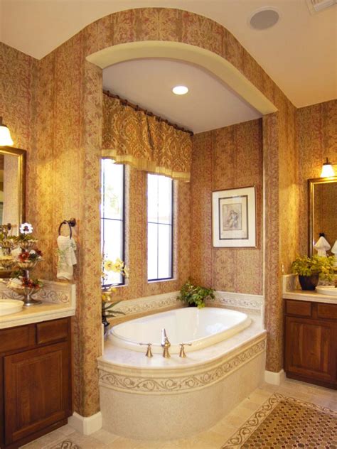 Traditional Master Bathroom With Floral Wallpaper Hgtv