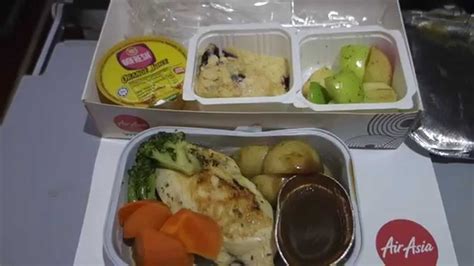 There are various inflight snacks and hot meals offered in the flight with. Inflight meal AirAsia X エアアジアXの機内食 Roasted Chicken - YouTube