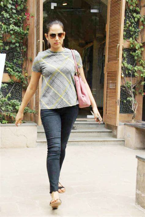 Jun 29, 2021 · mira, who is an avid fitness enthusiast, shared a short video where she can be seen performing some easy yoga asanas that are great for beginners. Shahid Kapoors wife Mira Rajput at Anita Dongre Store In ...