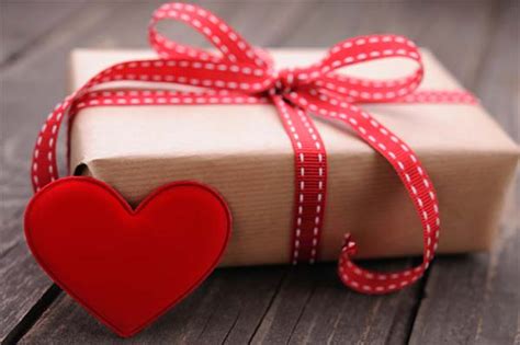 Looking for a valentines gift for your guy? 60 Inexpensive Valentine's Day Gift Ideas