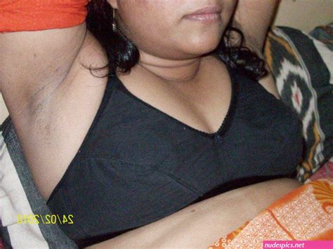 Homely Desi Wife Saree Petticoat Removing Nude Pics Nudes Pics