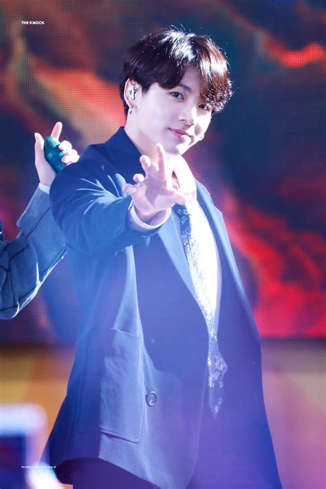 Discover and share the best gifs on tenor. BTS Told Jungkook That He Can Never Lose His Abs, For This ...