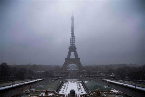 Snow Shuts Eiffel Tower As Winter Blast Hits France New Straits Times