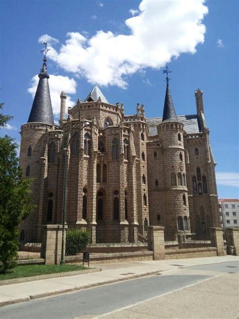 The cathedral of astorga (spanish: Palacio arzobispal. Astorga. Spain. | Spanje
