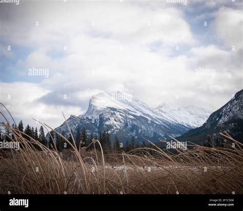 Panorama Del Parque Nacional De Banff Fotos E Imágenes De Stock Alamy