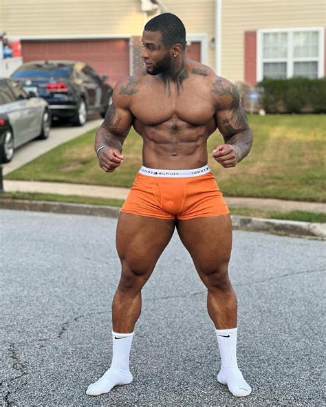 This 61 240 Lbs Dominican Hunk Competes In Musclemania And Claims