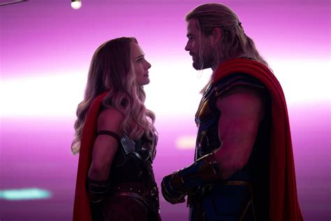 Chris Hemsworth Will Bare It All In Thor Love And Thunder